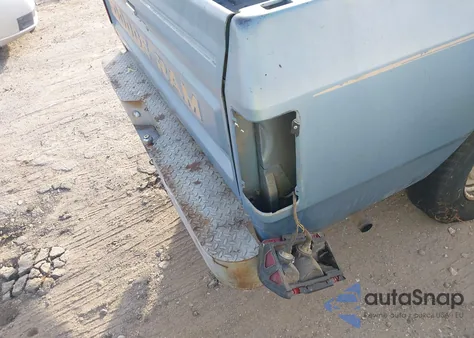 1985 Dodge D-Series D100/D150 z USA, uszkodzony, nr VIN 1B7FD14T7FS536112